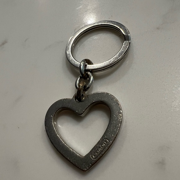 Rare COACH Vintage Red Enamel Heart Keychain Purse Charm - Picture 2 of 2